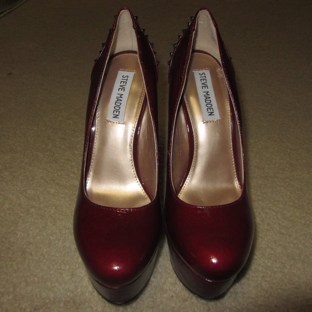 WORN ONCE! Steve Madden Platform Studded Pumps